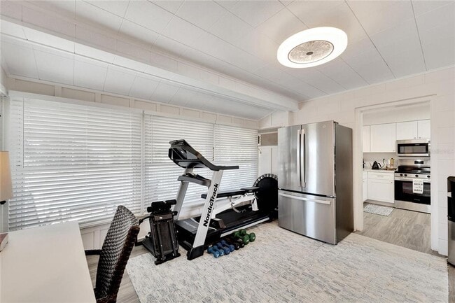 Building Photo - 1216 Hacienda Dr