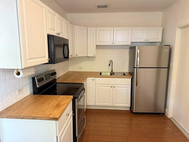 Building Photo - 294 NE 57th St
