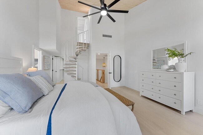 Building Photo - 1013 Bel Air Dr