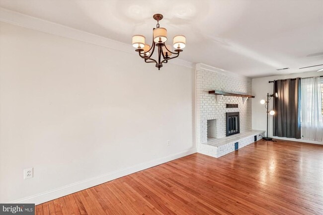 Building Photo - 1506 Widows Mite Rd