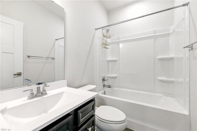 Building Photo - Newer Townhouse for lease