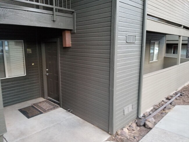 Building Photo - Upgraded West-Flagstaff Condo in the Arbor...