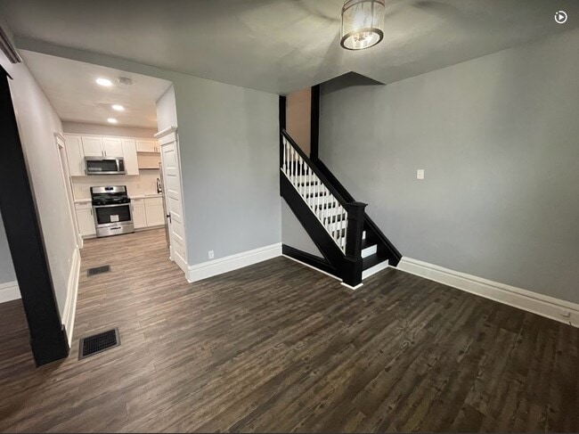Entrance Way - 1728 W 3rd Ave