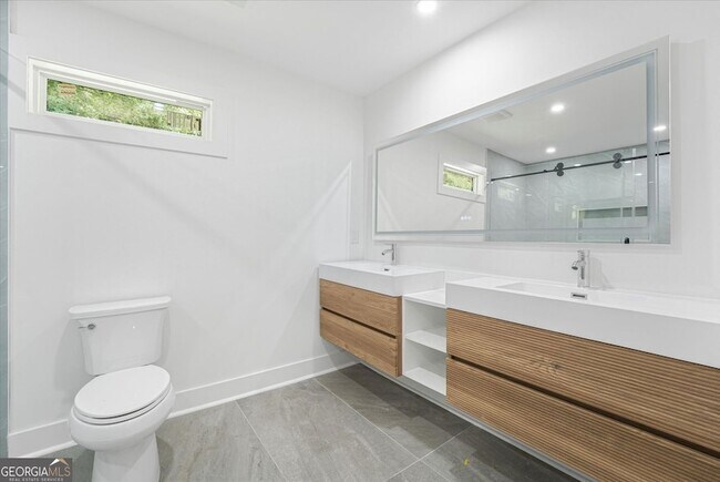 Building Photo - 2353 Clarissa Dr NW