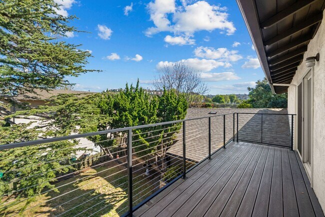 Building Photo - Lovely Del Cerro Home w/Solar and A/C