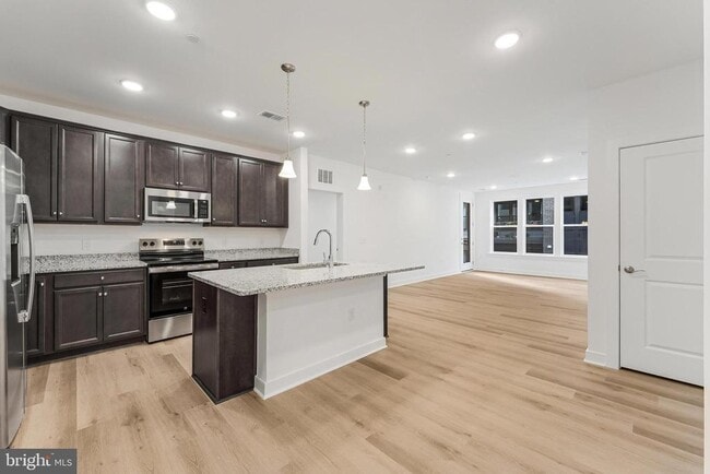 Building Photo - 21731 Dovekie Ter