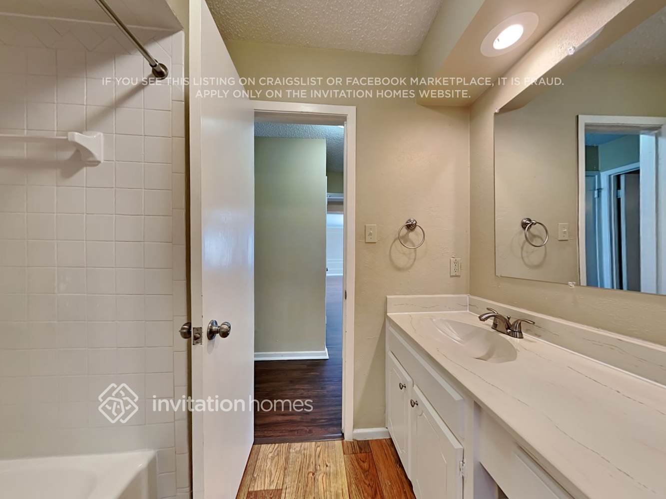 Building Photo - 2114 Valleycrest Dr