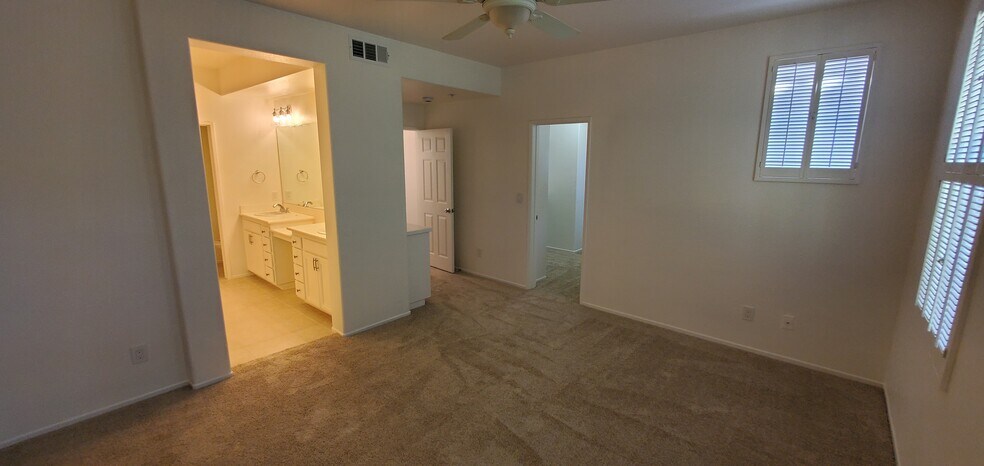 Building Photo - 23439 Abbey Glen Pl