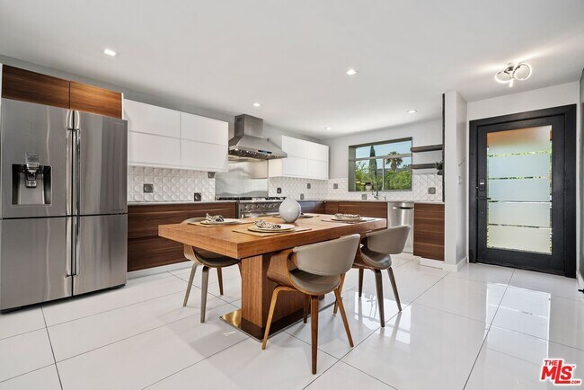 Building Photo - 22263 Buenaventura St