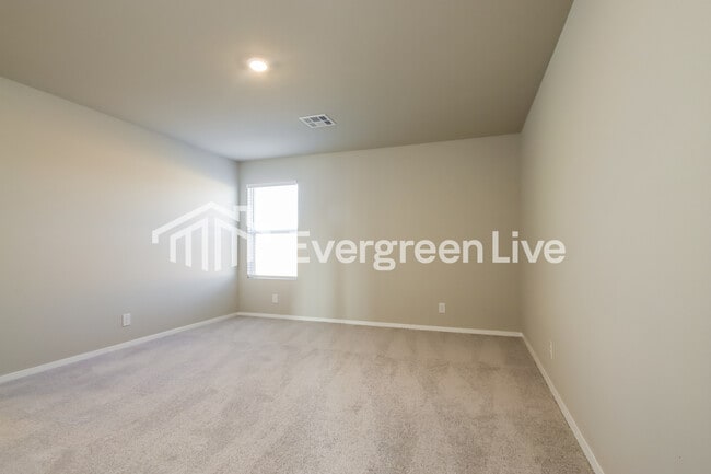 Building Photo - 8615 E 164th Ct S