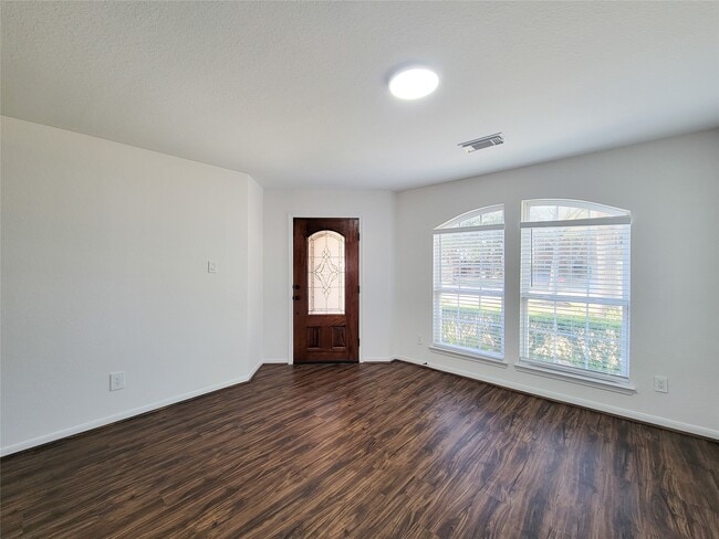 Building Photo - 21123 Amber Crossing Dr