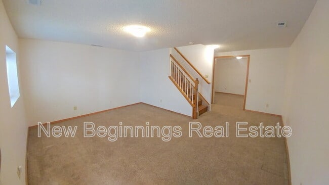 Building Photo - 5999 Pioneer Mesa Dr