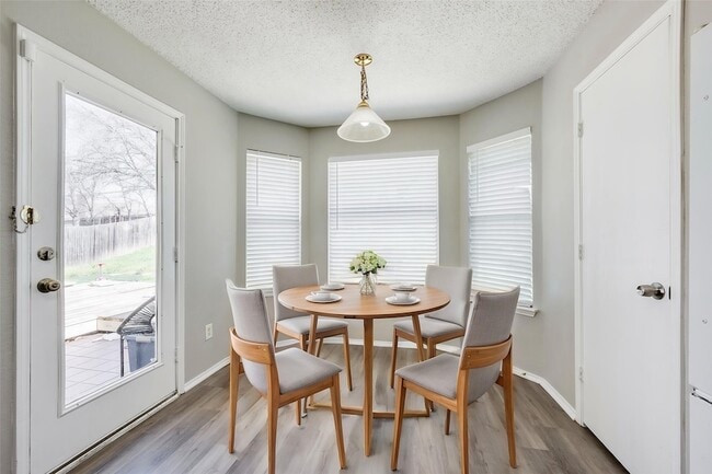 Building Photo - 6431 St Leonard Dr