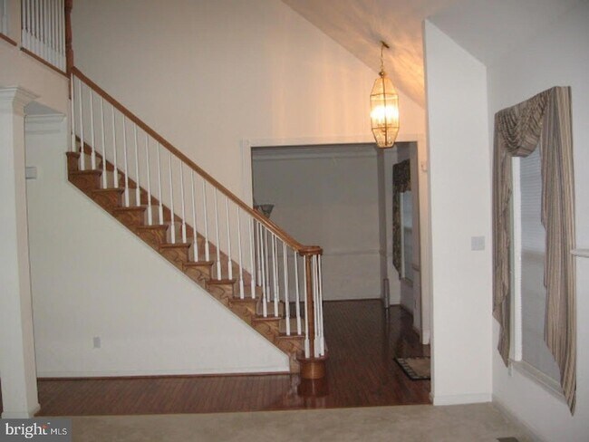 Building Photo - 218 Silverbell Ct