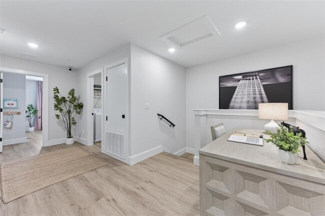 Building Photo - 7603 Strong Bow Ct