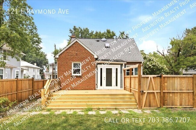 Building Photo - 121 E Raymond Ave