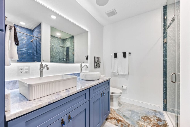 Building Photo - 605 Kemp St