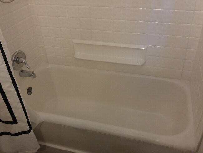 Building Photo - 170-704-708 Broadway Duplex, Bend