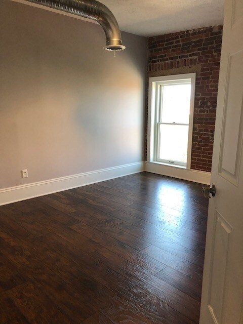 2nd Bedroom - 144 W Liberty St