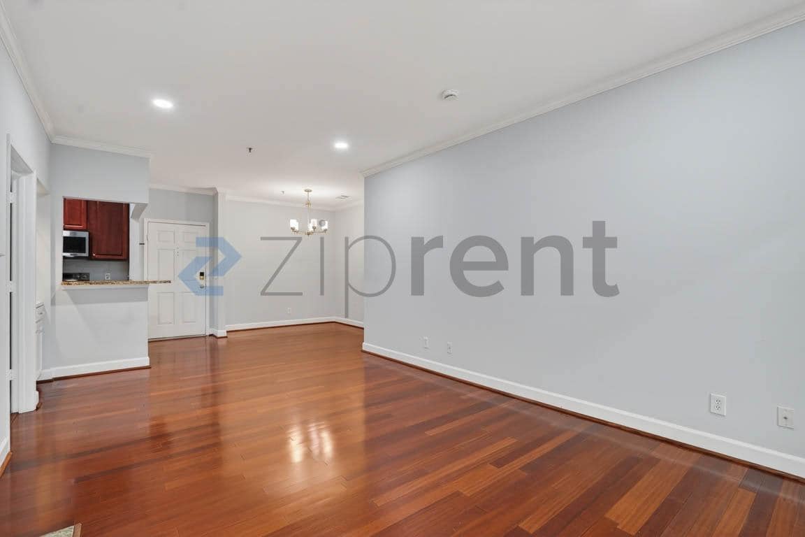 Building Photo - 2921 Lenox Rd NE