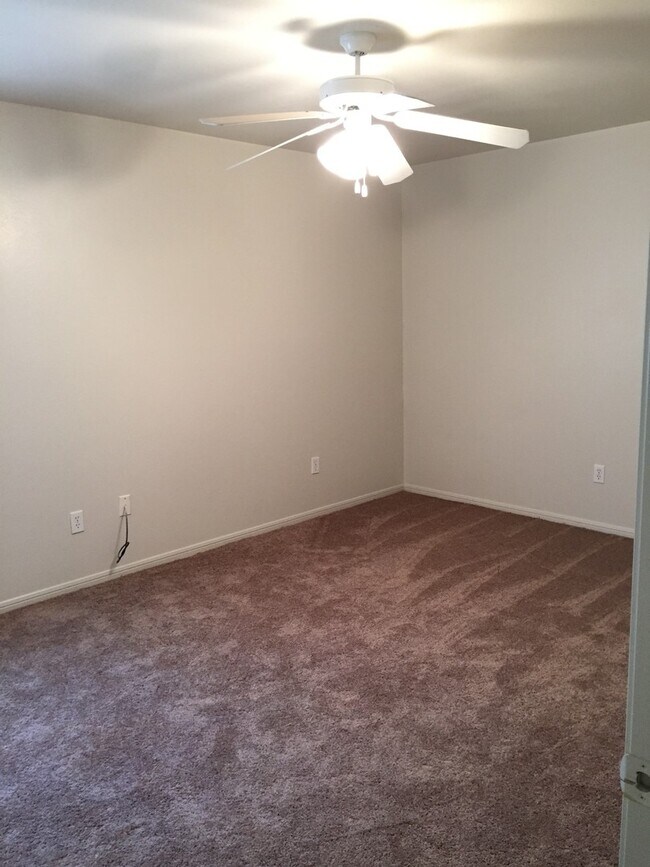 Building Photo - 1430 Shoshoni Trail