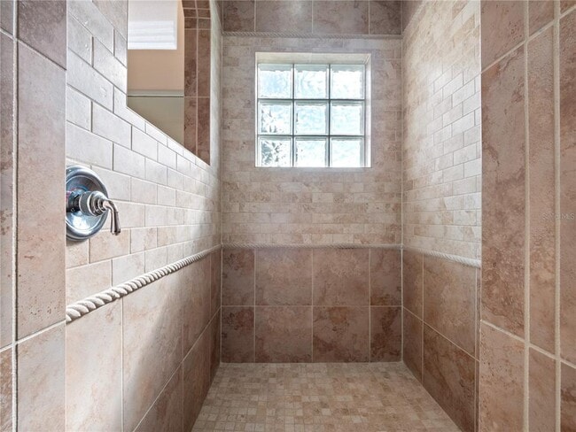 Building Photo - 488 Chelsea Ave