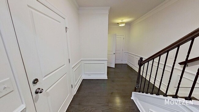 Building Photo - 203 Hartland Pl