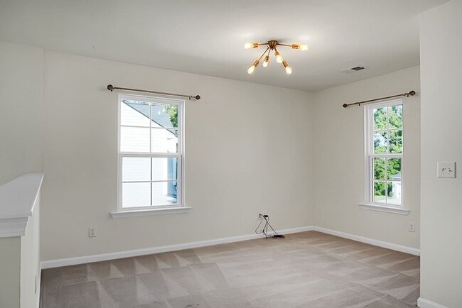 Building Photo - Beautiful 3 Bedroom, 2.5 Bath-Monks Corner...