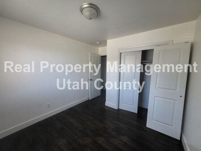 Building Photo - 1054 Ellen Cir