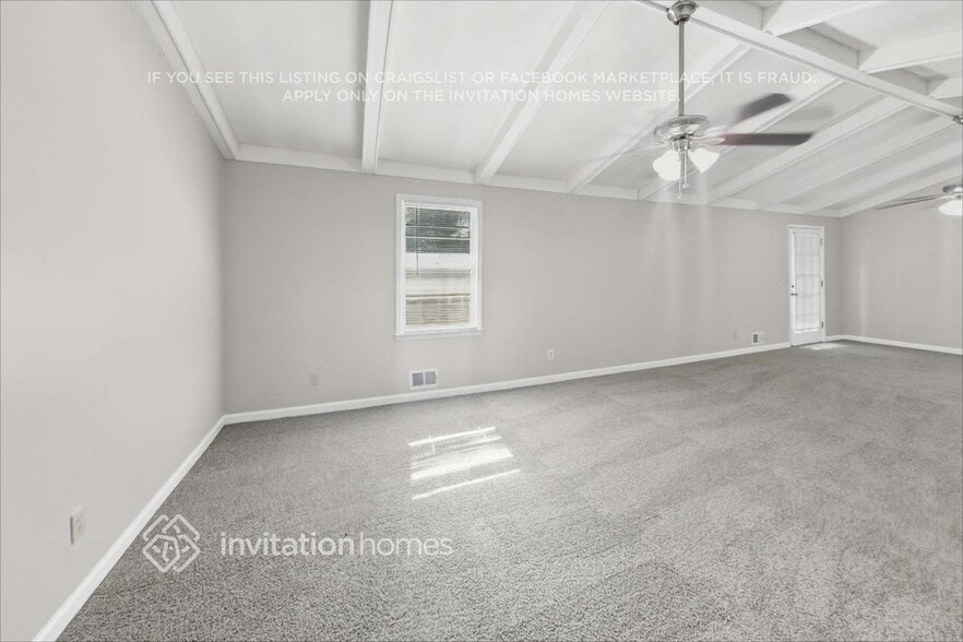 Building Photo - 624 Princess Cir