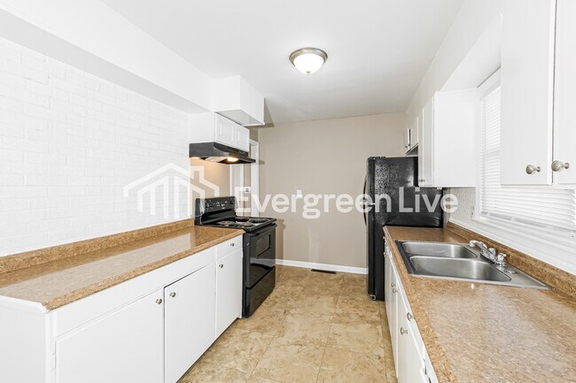 Building Photo - 6212 E 95th Terrace