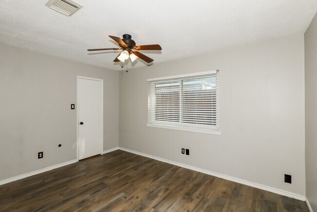 Building Photo - 1022 Red Rock Canyon Dr