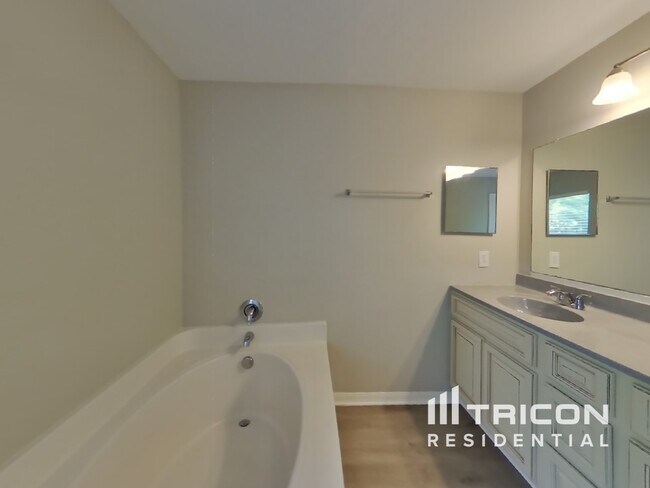 Building Photo - 6 Sweetgum Ct N