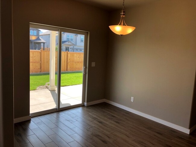Building Photo - Beautiful newer 4 bedroom house in Coburg!