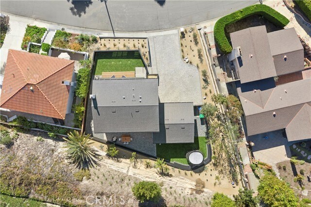 Building Photo - 2880 Zell Dr
