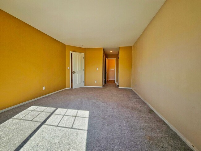 Building Photo - Charming 3 Bed 2.5 Bath 2 Story Home in Beautiful Lakeland, Auburn