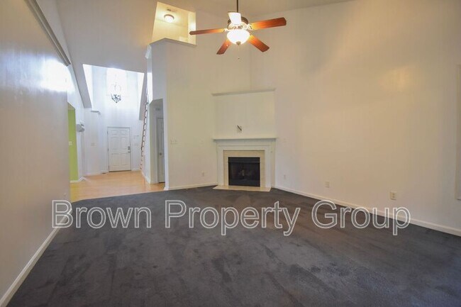 Building Photo - 112 Camrose Ct