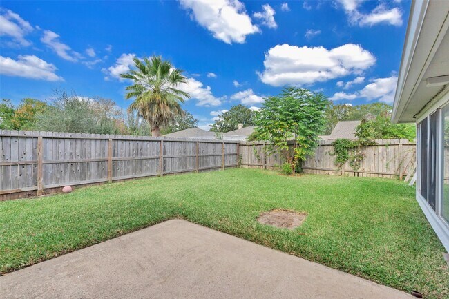 Building Photo - 3407 Pecan Point Dr