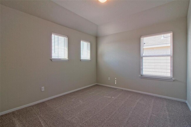Building Photo - 6501 Wolf Pack Dr