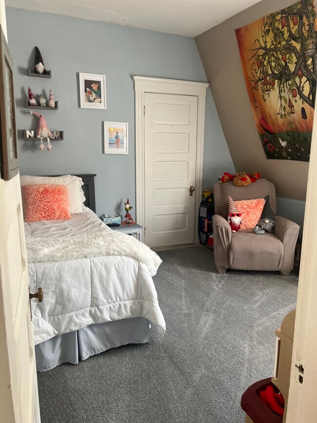 Building Photo - 95 May St