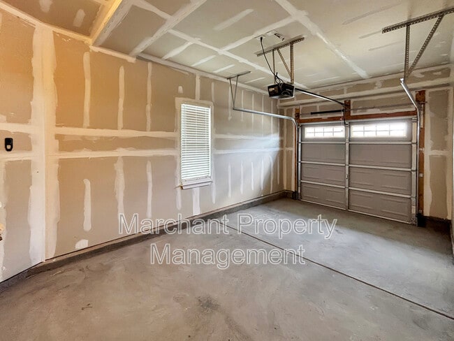 Building Photo - 227 Clearwood Dr