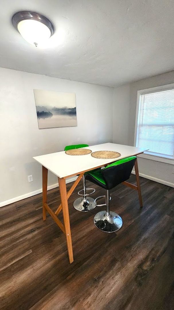 Building Photo - Furnished 1 Bed 1 Bath Apt in Linwood Place Add NW OKC