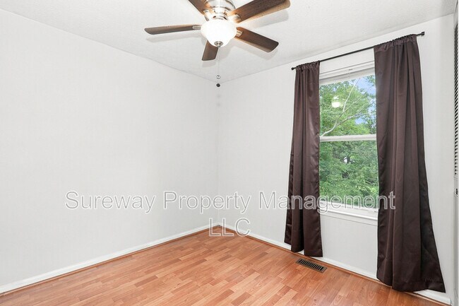 Building Photo - 21 Waterview Ct