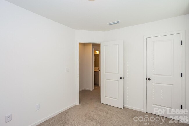 Building Photo - 11828 Avocet St