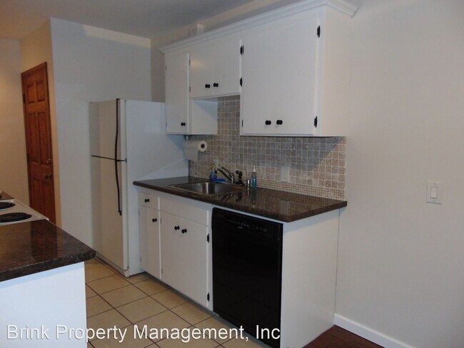 Building Photo - 2 br, 1 bath House - 922 100th Ave NE #13