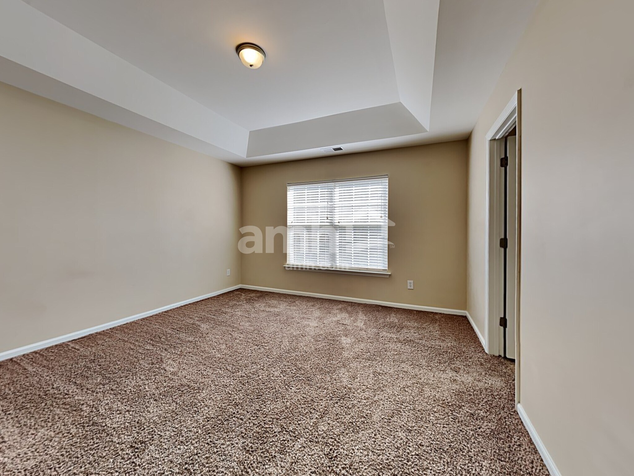 Building Photo - 577 English Oak Cir