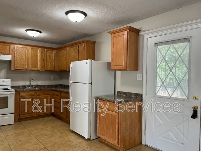 Building Photo - 8238 Wysong Dr