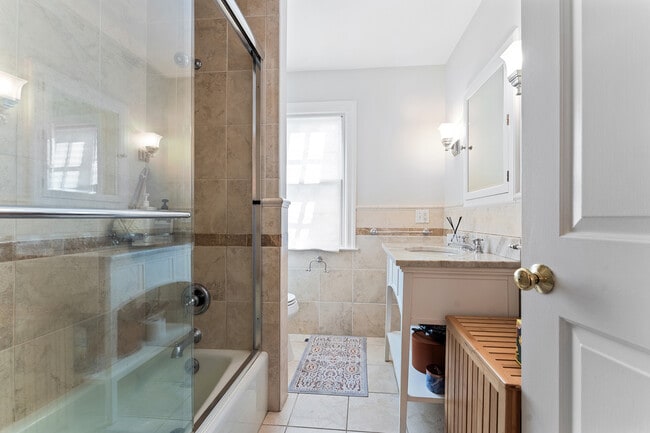 Building Photo - 78 Meadow Rd