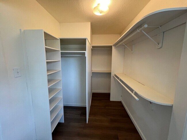 Building Photo - Updated 3 bedroom single story in Manteca!