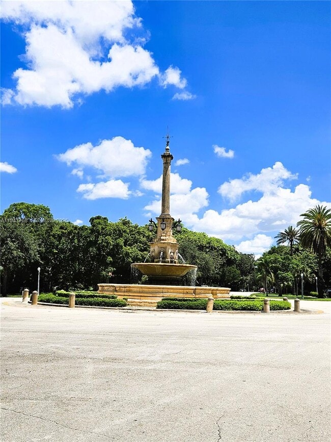 Building Photo - 104 Santander Ave